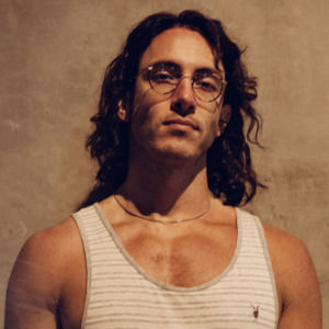 Meet your Posher, Adrian